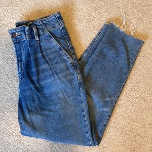 Hollister High-Rise Mom Jeans